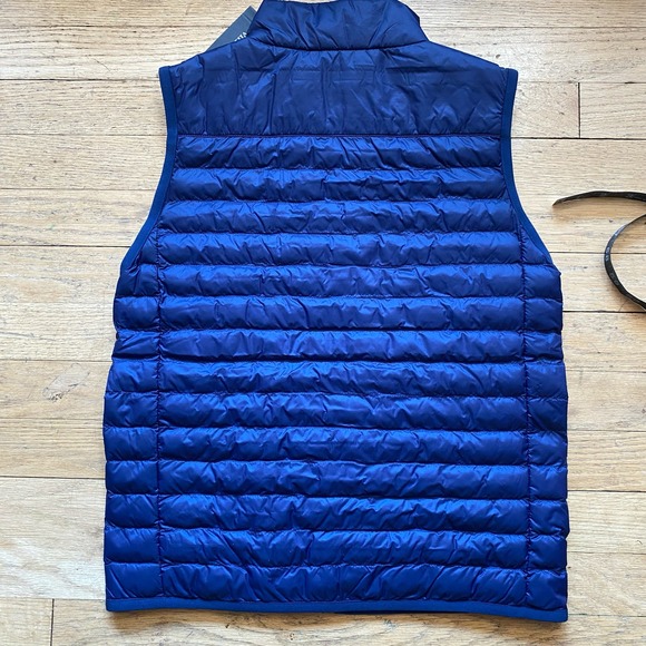 NWT Vineyard Vines Boys' Lightweight Packable Puffer Vest in Nautical Navy (S) - Picture 3 of 9